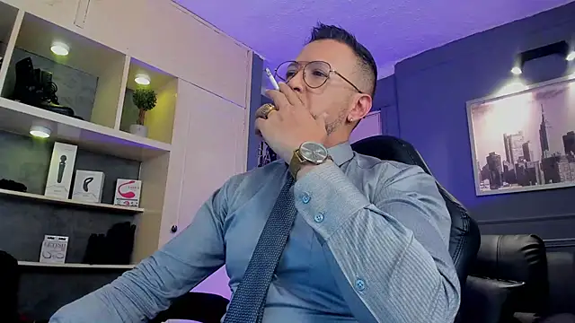 MrFrank tattoo online show from December 15, 2025, 1:50 pm