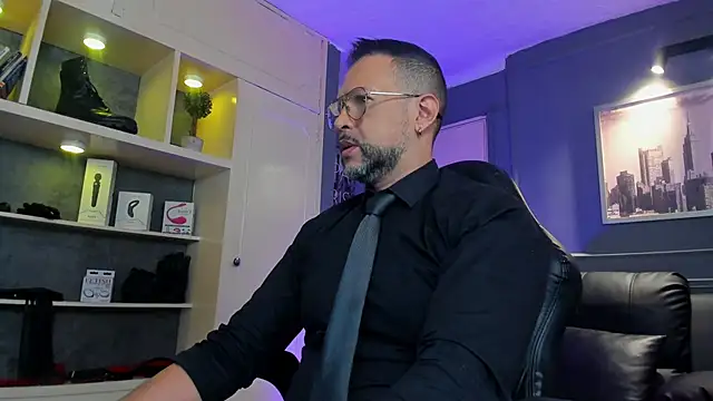 MrFrank tattoo online show from November 28, 2025, 12:27 pm