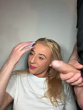 Strongqueen online show from April 23, 2026, 8:43 pm