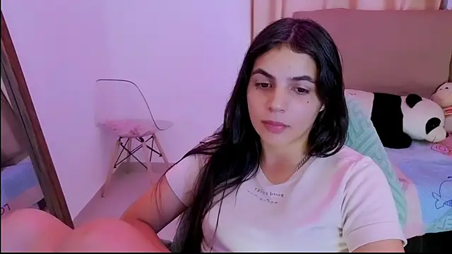  elenna online show from April 16, 2026, 9:39 pm