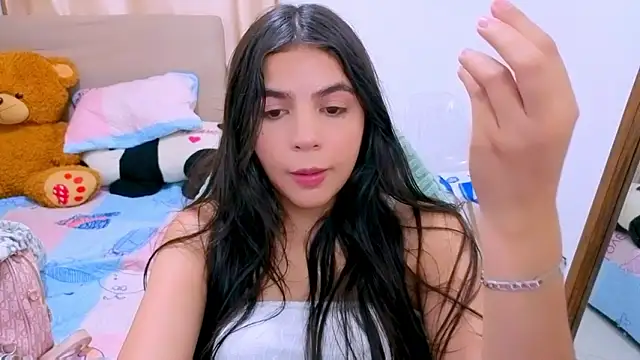 Snapshot of _elenna chatting on February 5, 2026, 6:26 pm elenna online show from February 5, 2026, 6:26 pm