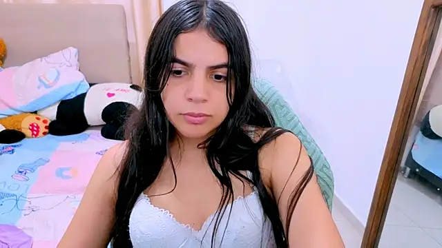 Snapshot of _elenna chatting on February 7, 2026, 6:05 pm elenna online show from February 7, 2026, 6:05 pm