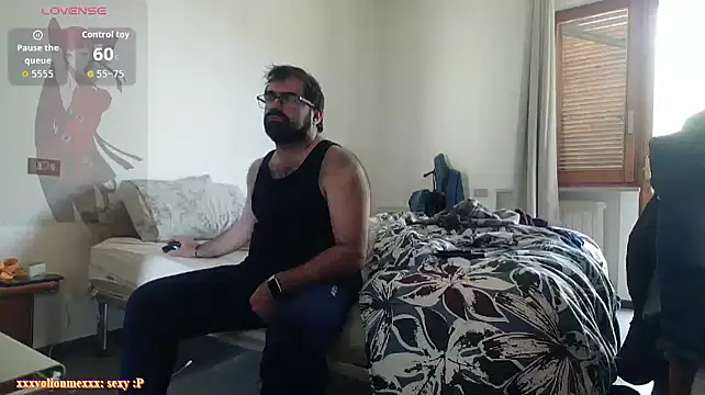 Snapshot of Attila985 chatting on April 9, 2026, 12:33 pm Attila985 online show from April 9, 2026, 12:33 pm