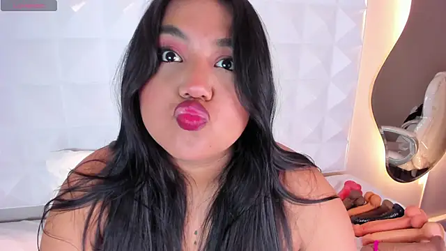 Snapshot of Crismat_ chatting on January 15, 2025, 4:15 am Crismat online show from January 15, 2025, 4:15 am