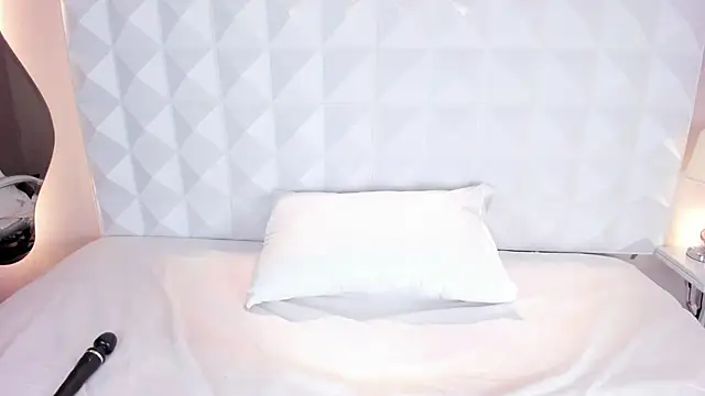 Snapshot of Crismat_ chatting on March 5, 2025, 4:13 am Crismat online show from March 5, 2025, 4:13 am