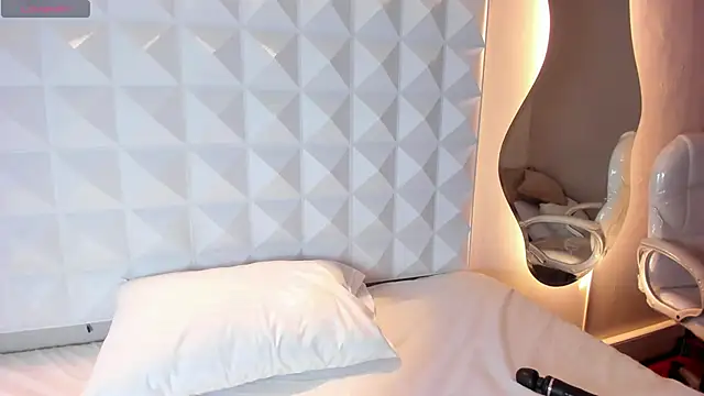 Snapshot of Crismat_ chatting on January 17, 2025, 4:06 am Crismat online show from January 17, 2025, 4:06 am