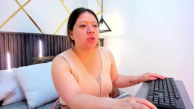 Snapshot of _rebecca1 chatting on September 27, 2025, 4:02 pm rebecca1 online show from September 27, 2025, 4:02 pm