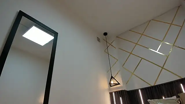  rebecca1 online show from November 30, 2025, 4:41 pm