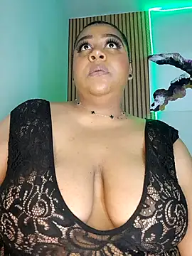 Snapshot of BiancaFollerach chatting on May 19, 2026, 11:39 am BiancaFollerach online show from May 19, 2026, 11:39 am