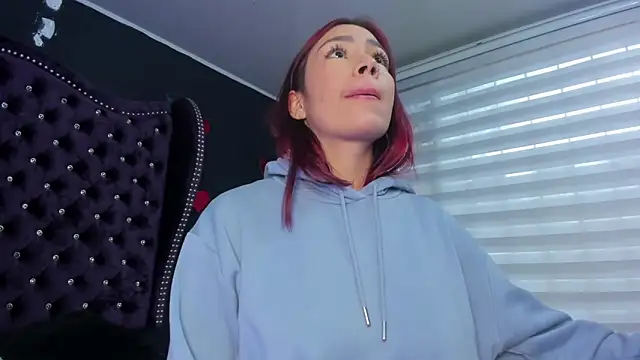 Snapshot of perla7777 chatting on February 19, 2025, 9:47 pm perla7777 online show from February 19, 2025, 9:47 pm