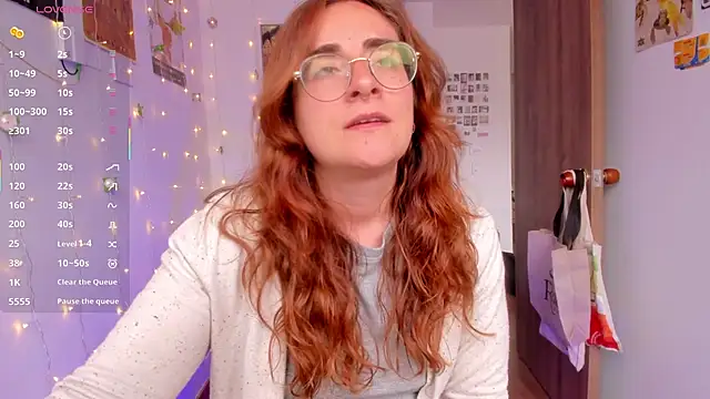 Snapshot of linda_giggle chatting on September 18, 2025, 2:09 pm linda giggle online show from September 18, 2025, 2:09 pm