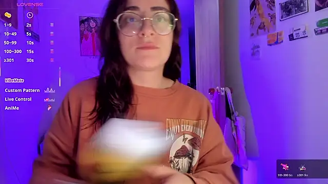 Snapshot of linda_giggle chatting on March 12, 2026, 11:42 pm linda giggle online show from March 12, 2026, 11:42 pm