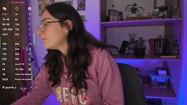 Snapshot of linda_giggle chatting on January 9, 2026, 2:07 am linda giggle online show from January 9, 2026, 2:07 am