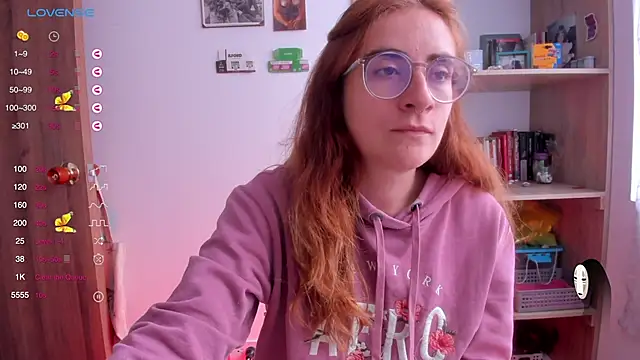 Snapshot of linda_giggle chatting on February 19, 2025, 4:44 pm linda giggle online show from February 19, 2025, 4:44 pm