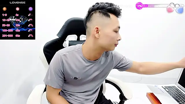 Naughty--asian online show from November 30, 2025, 3:29 am