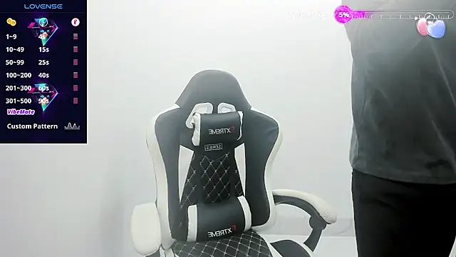 Naughty--asian online show from January 18, 2026, 5:55 am