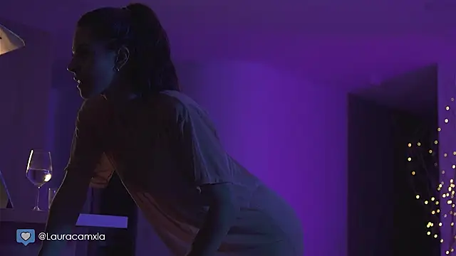 Colouristic online show from December 18, 2024, 1:26 am