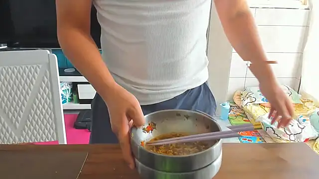 guozuo online show from September 15, 2025, 3:07 am