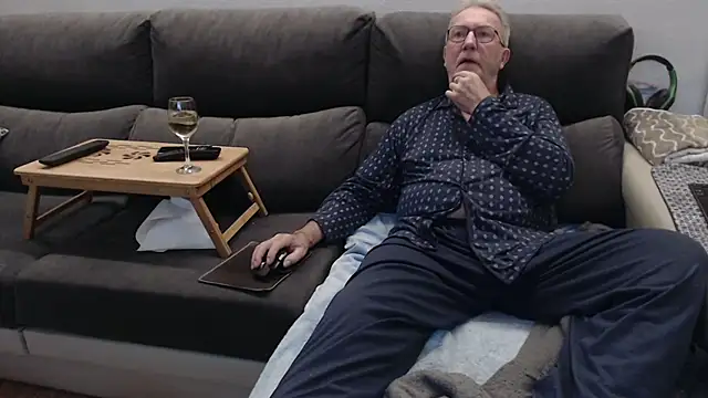 Nudelschwanz online show from February 21, 2026, 10:12 pm