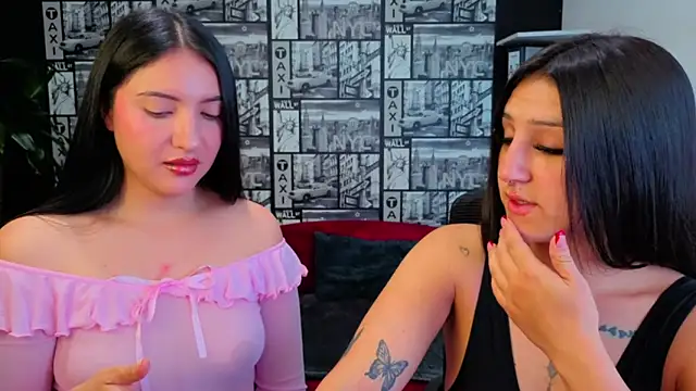 Snapshot of Isa_And_Natasha chatting on June 18, 2026, 1:49 pm Isa And Natasha online show from June 18, 2026, 1:49 pm