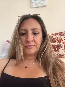 Snapshot of antonnella_2 chatting on January 4, 2025, 8:48 pm antonnella 2 online show from January 4, 2025, 8:48 pm