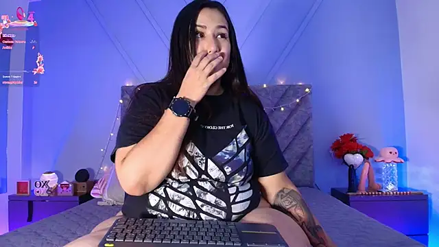Snapshot of emmajohnss chatting on March 1, 2025, 2:26 am emmajohnss online show from March 1, 2025, 2:26 am