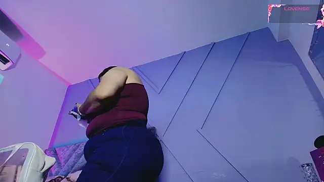 emmajohnss online show from October 22, 2025, 4:01 am