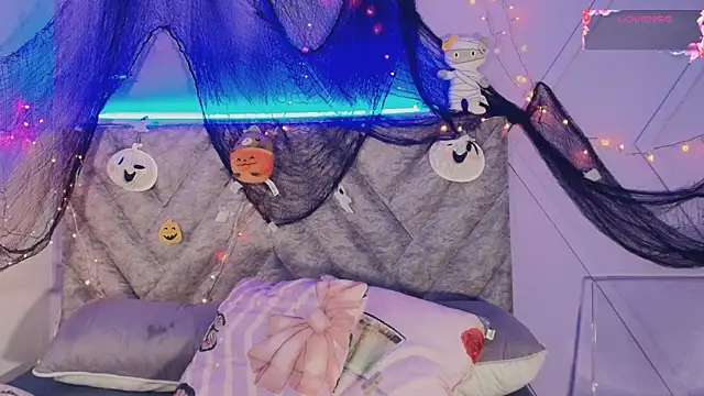 emmajohnss online show from October 29, 2025, 4:11 am