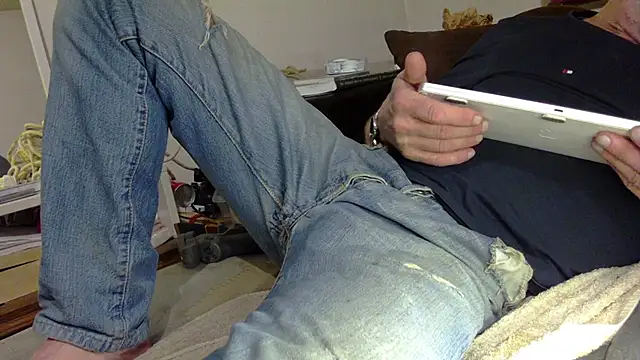 mike30nbg online show from October 31, 2025, 9:43 pm