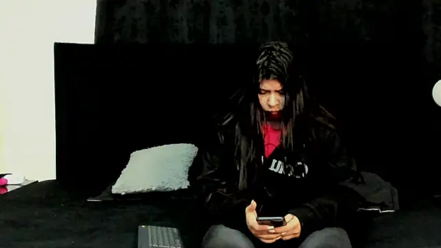 lissandthor13 online show from January 13, 2026, 10:19 am