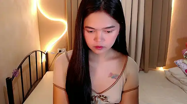 Itsme claire online show from March 7, 2025, 5:49 pm