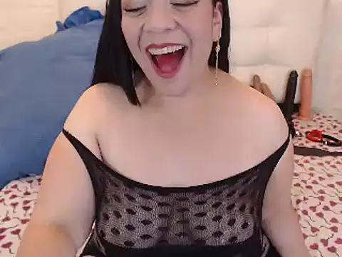 Snapshot of Angiee_BBW chatting on March 4, 2025, 11:54 pm Angiee BBW online show from March 4, 2025, 11:54 pm