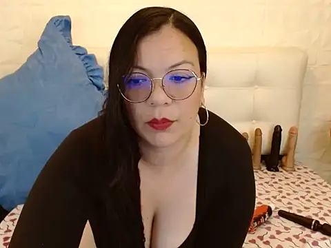 Snapshot of Angiee_BBW chatting on March 2, 2026, 5:09 pm Angiee BBW online show from March 2, 2026, 5:09 pm