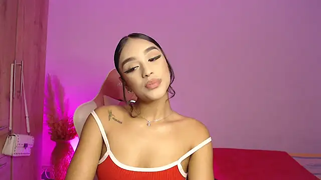 GiltRosebush online show from December 18, 2024, 9:08 pm