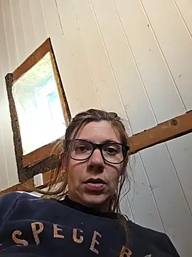 Snapshot of Lina_lou4 chatting on April 5, 2026, 11:50 am Lina lou4 online show from April 5, 2026, 11:50 am