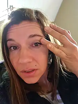 Snapshot of Lina_lou4 chatting on February 22, 2025, 9:01 am Lina lou4 online show from February 22, 2025, 9:01 am