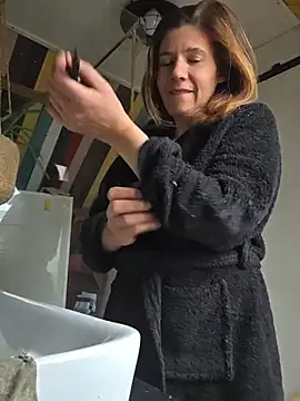 Snapshot of Lina_lou4 chatting on April 3, 2026, 3:18 pm Lina lou4 online show from April 3, 2026, 3:18 pm