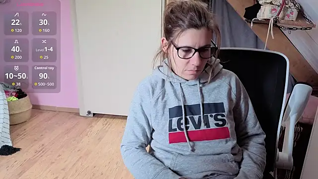 Snapshot of Lina_lou4 chatting on April 12, 2026, 12:08 pm Lina lou4 online show from April 12, 2026, 12:08 pm