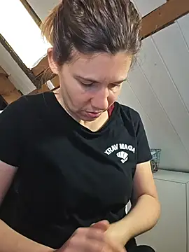 Snapshot of Lina_lou4 chatting on March 9, 2026, 2:09 pm Lina lou4 online show from March 9, 2026, 2:09 pm