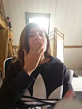 Snapshot of Lina_lou4 chatting on February 13, 2025, 12:00 pm Lina lou4 online show from February 13, 2025, 12:00 pm