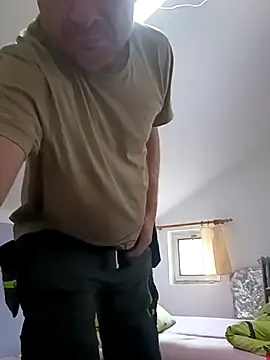 82liska online show from October 31, 2025, 1:41 pm