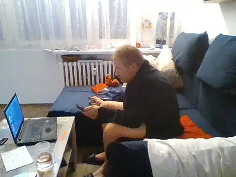 82liska online show from June 10, 2026, 7:37 pm
