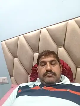 Snapshot of Amandev7 chatting on March 27, 2026, 6:20 pm Amandev7 online show from March 27, 2026, 6:20 pm