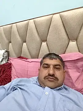 Snapshot of Amandev7 chatting on February 25, 2026, 3:34 pm Amandev7 online show from February 25, 2026, 3:34 pm