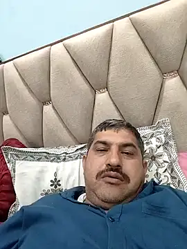 Snapshot of Amandev7 chatting on March 1, 2026, 6:08 pm Amandev7 online show from March 1, 2026, 6:08 pm