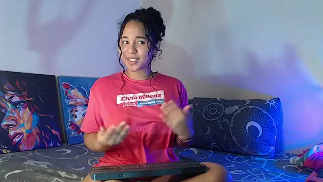 Snapshot of luciana_keating chatting on December 7, 2024, 2:41 pm luciana keating online show from December 7, 2024, 2:41 pm