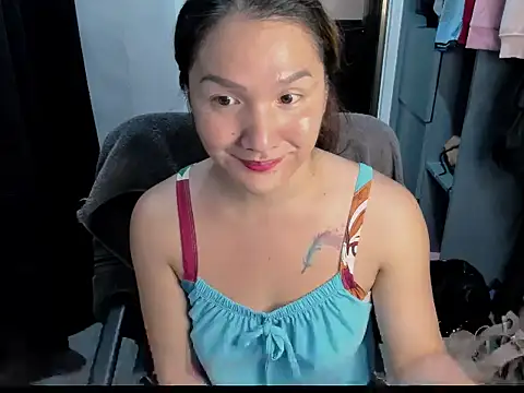 soooooANGEL online show from November 18, 2025, 12:59 am