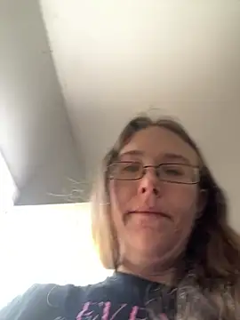 Snapshot of Dakota_02 chatting on April 15, 2026, 1:15 pm Dakota 02 online show from April 15, 2026, 1:15 pm
