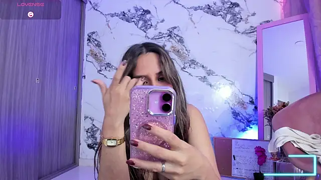 Annaross2 online show from November 22, 2025, 5:12 pm