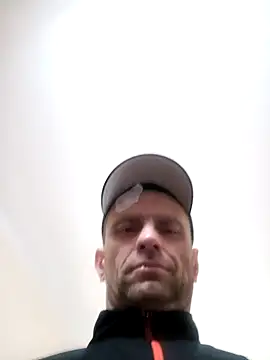 Roman0798 online show from February 5, 2025, 12:38 pm